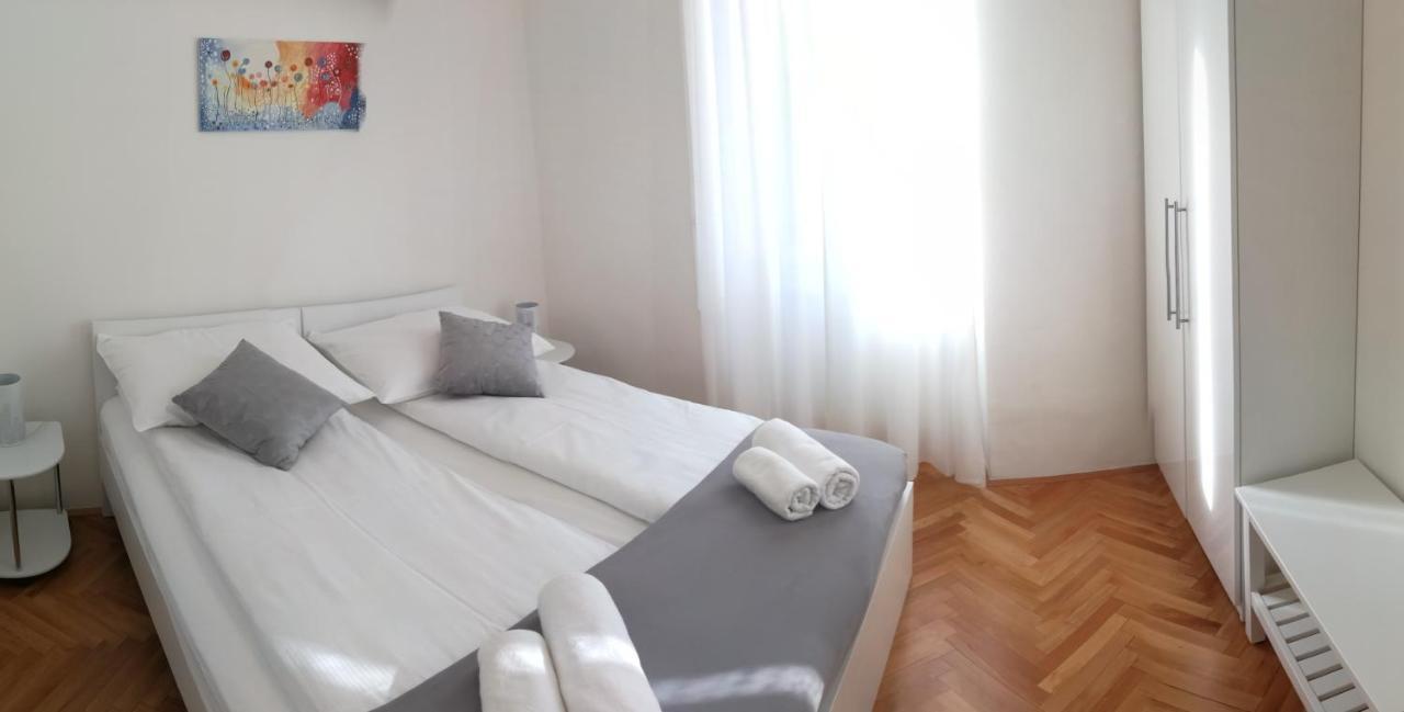 Apartments B&M Sežana Eksteriør bilde